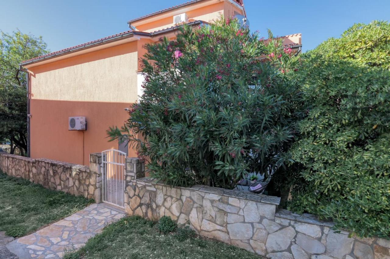 Orhideja Apartment With Private Backyard Premantura Εξωτερικό φωτογραφία