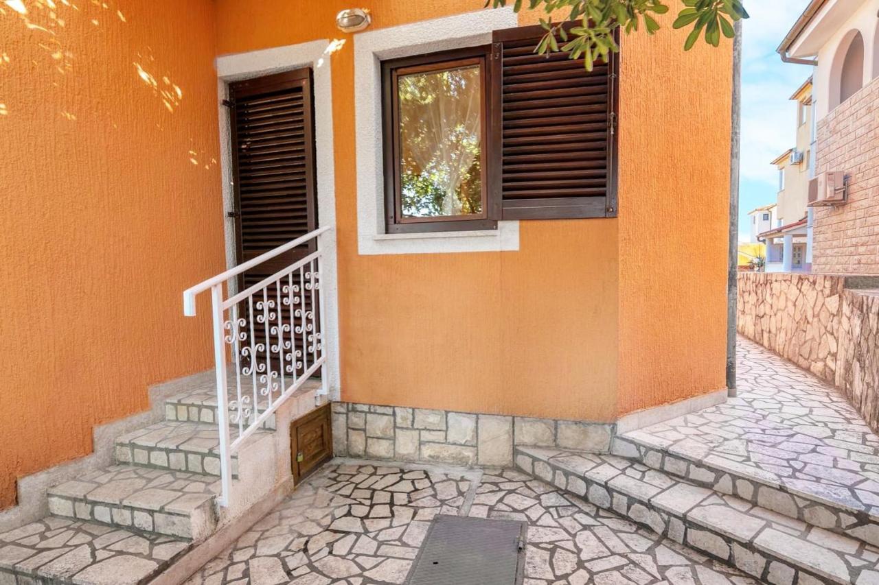 Orhideja Apartment With Private Backyard Premantura Εξωτερικό φωτογραφία