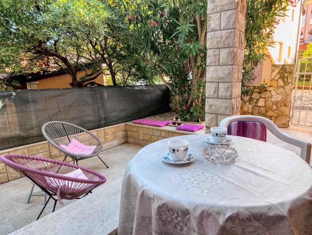 Orhideja Apartment With Private Backyard Premantura Εξωτερικό φωτογραφία